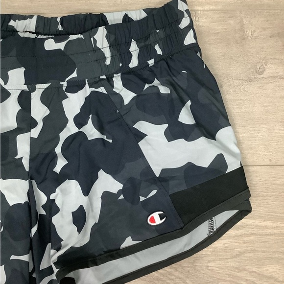 Women's Champion Large 12 - 14 Shorts Sport Camo Activewear Athletic Active New - Picture 5 of 13
